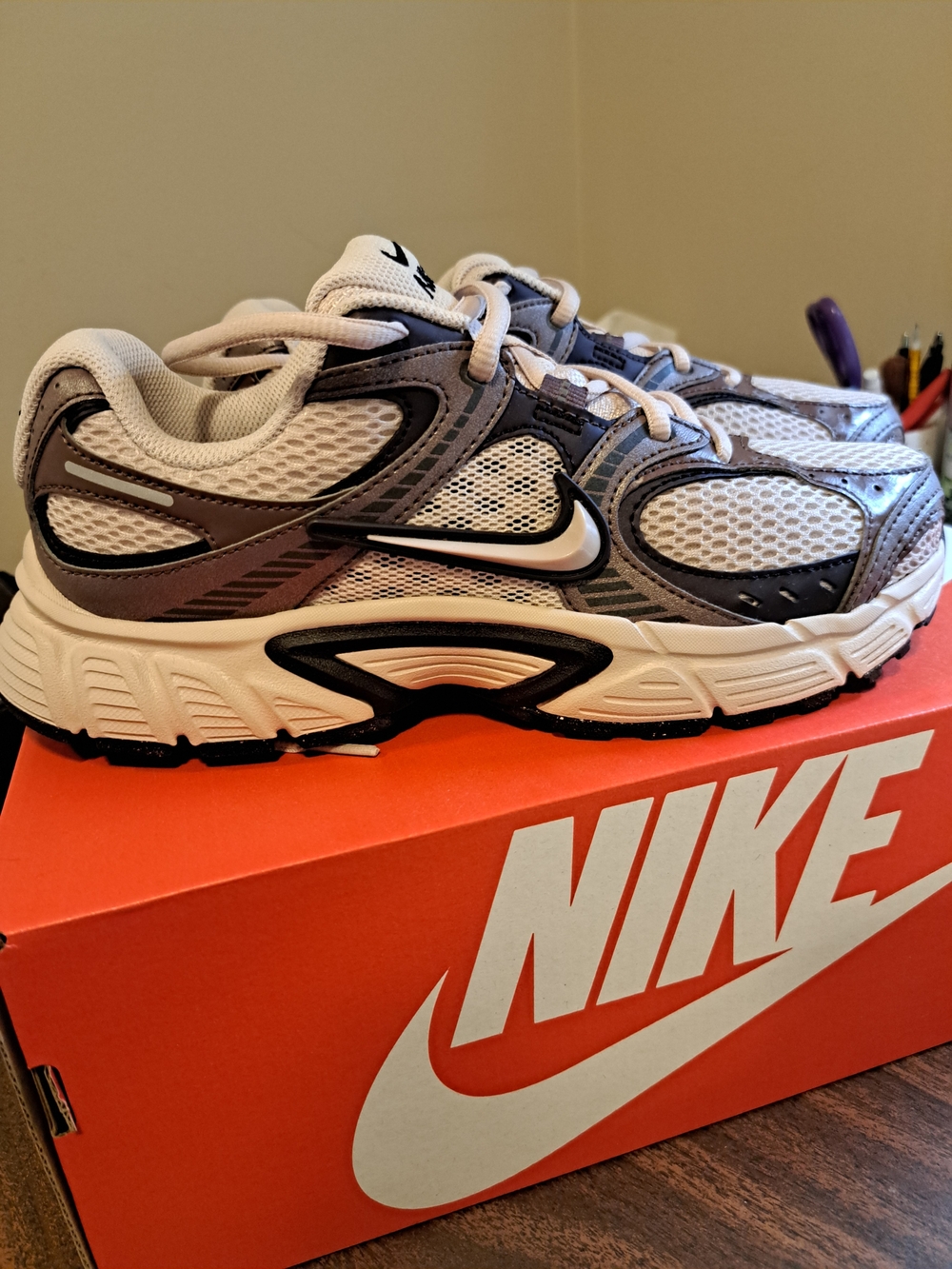 Nike V5 RNR Silt Red/Tattoo